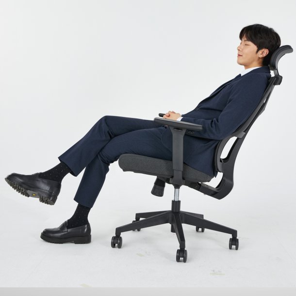 옴므 의자